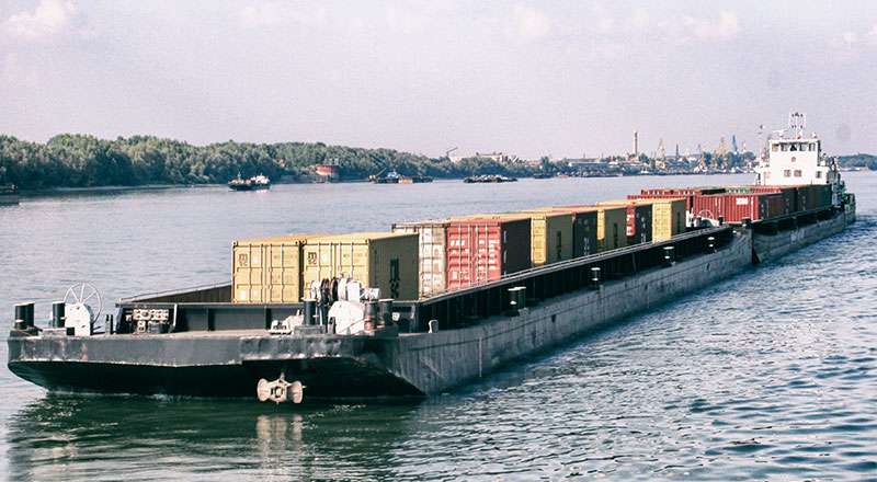 Connecting hinterlands. Pick-up/Delivery to your doorstep and reduce costs